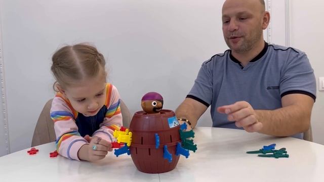 Сундучок с сокровищами и Хитрый пират. Маникюр для Кир смотреть онлайн