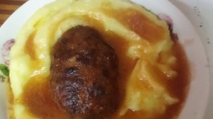 ПЮРЕШКА С КОТЛЕТКАМИ