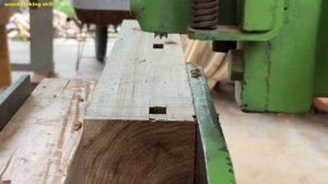 Smart Woodworking Ideas for Small Spaces: Building a Space-Saving Folding Table