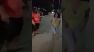 Ромка скочи на полицаи: Сега ще видите как е**т циганит?