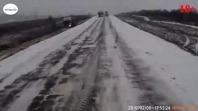 Скользко или как НЕ надо делать на дороге зимой смотреть онлайн
