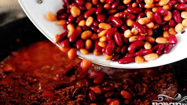 Жаркое из говядины с фасолью и помидорами