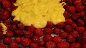 Быстрый пирог с клубникой