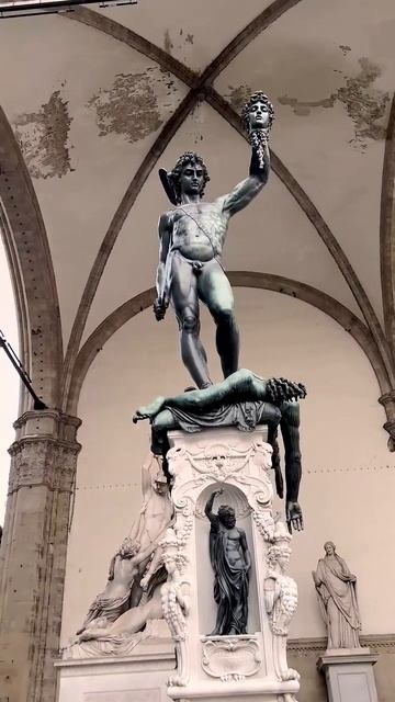 ПЕРСЕЙ В МОЕМ ДОМЕ ЧТО ОН СДЕЛАЛ С МЕДУЗОЙ ЛЮДИ ПРИХОД? смотреть онлайн