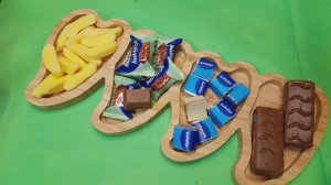 АСМР. Шуршание оберток , раскладываю сладости , печенье, конфеты.