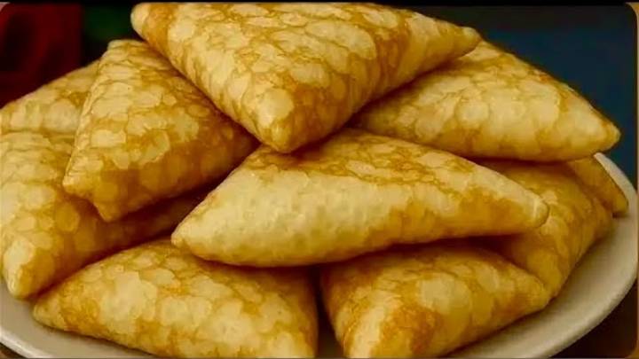 Вкуснятина за копейки — без духовки и хлопот! Быстрая выпечка с курицей и грибами