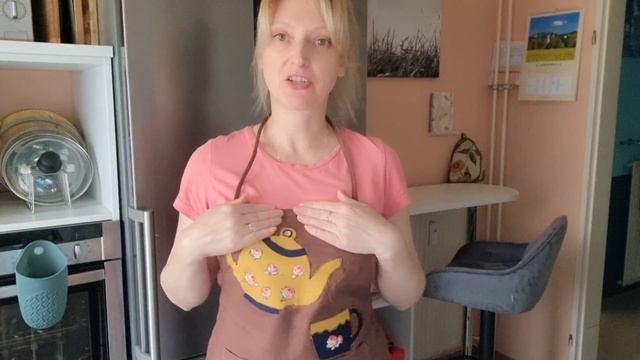 Завтрак на балконе,гуляем,чай с вкусным десертом.