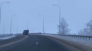 Такая дорога зовет к путешествиям в зимнюю сказку, пробуждает чувства уюта!