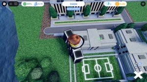 Построил много всего в своем городе в Mini cities 2 (Roblox)