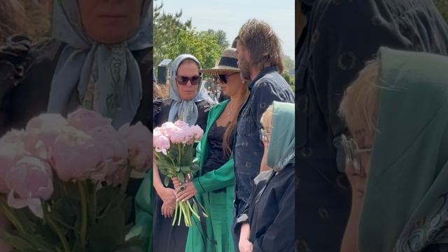 Татьяна Навка пришла на могилу Анастасии Заворотнюк в годовщину смерти / 29 мая 2025 Троекуровское