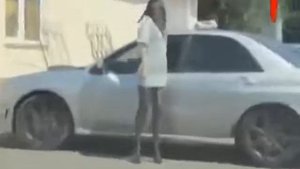 ОЧЕНЬ СМЕШНО ПОПРАВИЛА ПРИЧЕСКУ