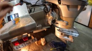 Как добавить или поменять масло в редукторе лодочного