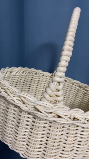 Бескаркасная Корзина из ротанга #плетенаякорзина #пле смотреть онлайн