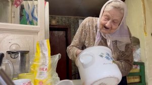 Жизнь 95 летней бабушки в Русской деревне | Бабушка гот?