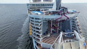 Круизный лайнер с квадрика / 4К / Oasis of the Seas II May 28 2023