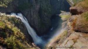 Этот трек - как компас в мире зелёных чудес! - Corporate Advert -- Scott Holmes Music -- Corporate B