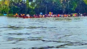 Гонки на лодках в индийской Allapuzha. Boat racing in Allapuzha, India. #ind