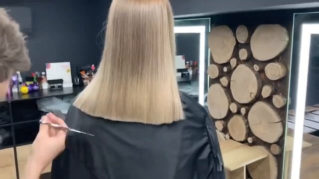 Женская стрижка на тонкие волосы | Ровный срез смотреть онлайн