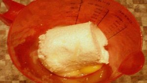 Шоколадное пирожное с творожной начинкой