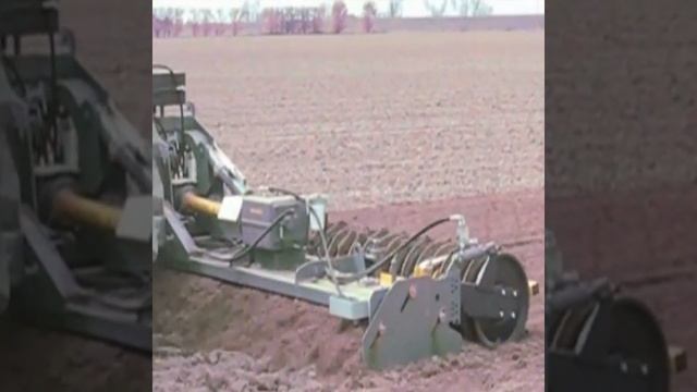 Выравнивание почвы на поле тракторным культиватором ?