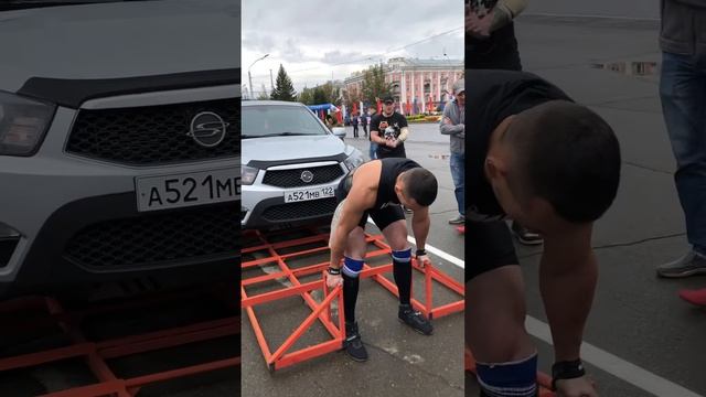 Тяга авто весом 2 тонны Михаил Острожинский  город Барнаул 31 повторение!!! смотреть онлайн