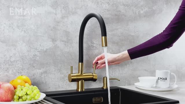Кухонный смеситель EMAR EC-3015 PVD - с гнущимся гусаком и питьевой водой