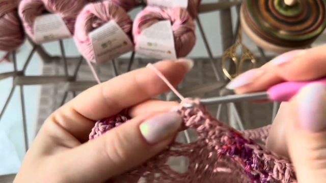 ВЯЖЕМ ЗА ОДИН ДЕНЬ СТИЛЬНЫЙ ТОП КРЮЧКОМ! SUPER EASY ELEGANT CROCHET TOP смотреть онлайн