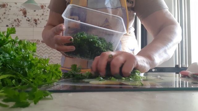 Открываю сезон зимних заготовок. Начинаю с зеленухи. Не забываю о себе.