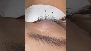 натуральный эффект в наращивании ресниц
