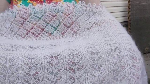 Белые ажурные платки.Все вопросы по телефону  8 992 145-23-92 (есть ватсап)