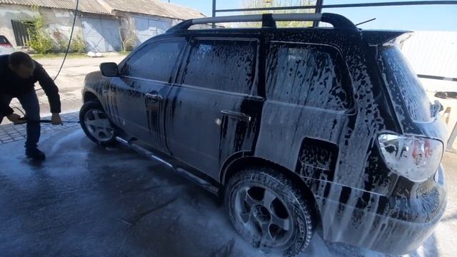 Мою чёрный автомобиль и показываю как правильно это д? смотреть онлайн