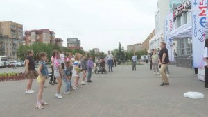 Первыми с приближающимся началом лета поздравили юных жителей округа сотрудники «ФМедиахолдинга»