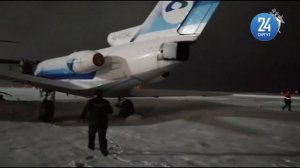 В аэропорту Сургута один самолет въехал в другой