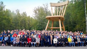 Экомебель –  российская фабрика, которая изготавливает мебель из безопасных для здоровья материалов