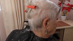 Жіноча коротка стрижка Шапочка