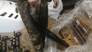 Распаковка посылки с деталями для самодельного снегохода