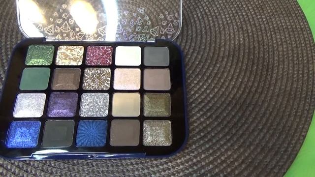Новая палетка теней Brilliant Charm Фаберлик ( свотчи) смотреть онлайн