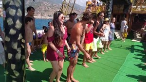 Анимация в Турции, Аланья / Мини диско-зарядка - CHA CHA SLİDE / Selavi boat