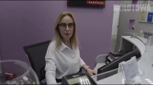 УСТРОИЛИ БАЛАГАН В ТРЕШ-САЛОНЕ / 😡 МАСТЕР КИДАЕТСЯ НА