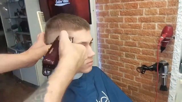 Хотите освоить мужскую стрижку машинкой? Не проблема!  С помощью этого пошагового руководства вы см