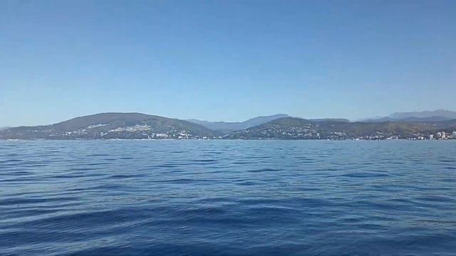 #Сочи. Бархатный сезон. Пустой пляж в Адлере. Прогулка ?