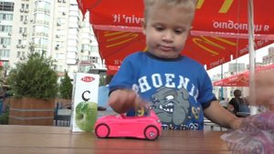 Рома и Диана ★ Открываем Игрушки Хеппи Мил МакДональдс Барби и Скайлендеры Toys Unboxing Happy Meal