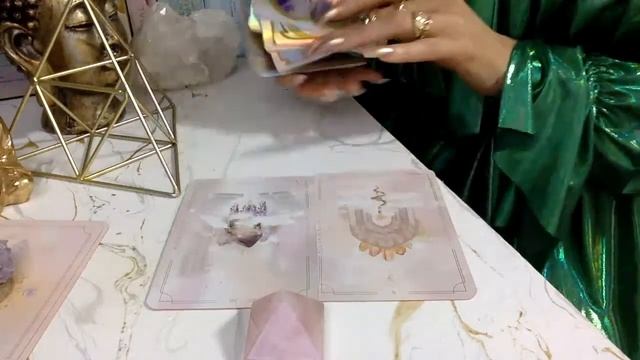 ВАШИ ОТНОШЕНИЯ ЧЕРЕЗ ГОД?  ТАРО И CRYSTAL ORACLE READING