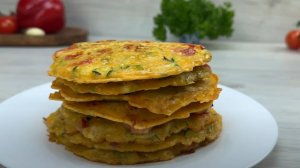 Оладьи из капусты и овощей с сырным соусом
