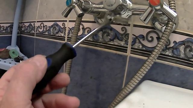 Признаки необходимости замены смесителя.