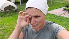 Сельские будни.Морковка заросла по пояс,огурцы пошли пешком 🤦♀️ЧУДО ХОЗЯЙКА 🤣