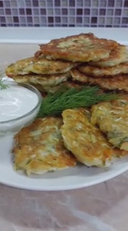 Капустные оладьи с сыром и зеленью