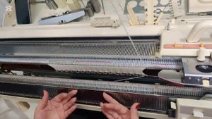 Перенос петель на верхнюю фонтуру. Вязание на одной фо