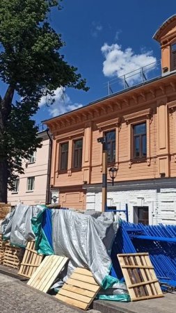 Завершение благоустройства территории и реставрации ОКН квартала церкви Трёх Святителей // Май 2025