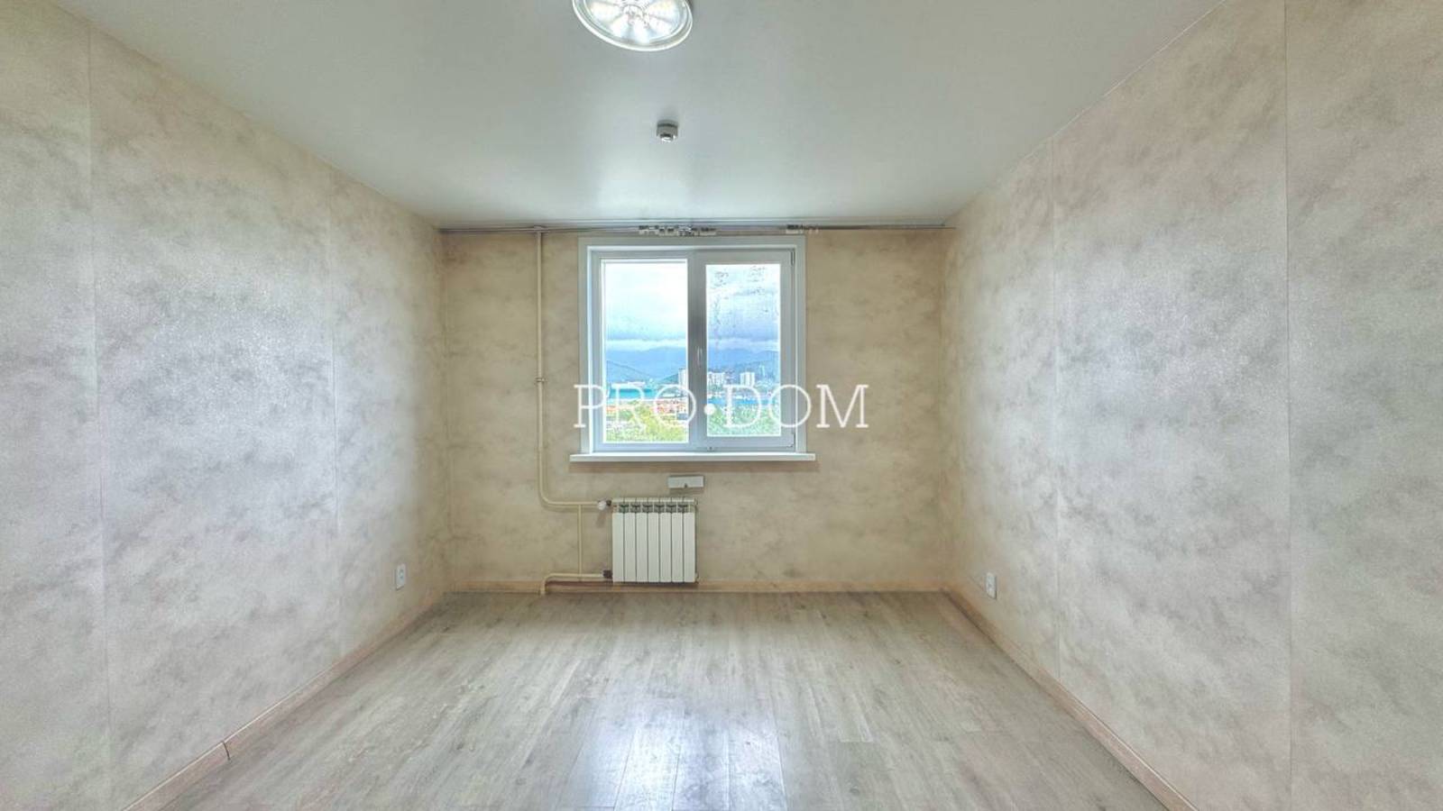 Продается уютная 2-комнатная квартира с косметическим ремонтом на 8 этаже! смотреть онлайн